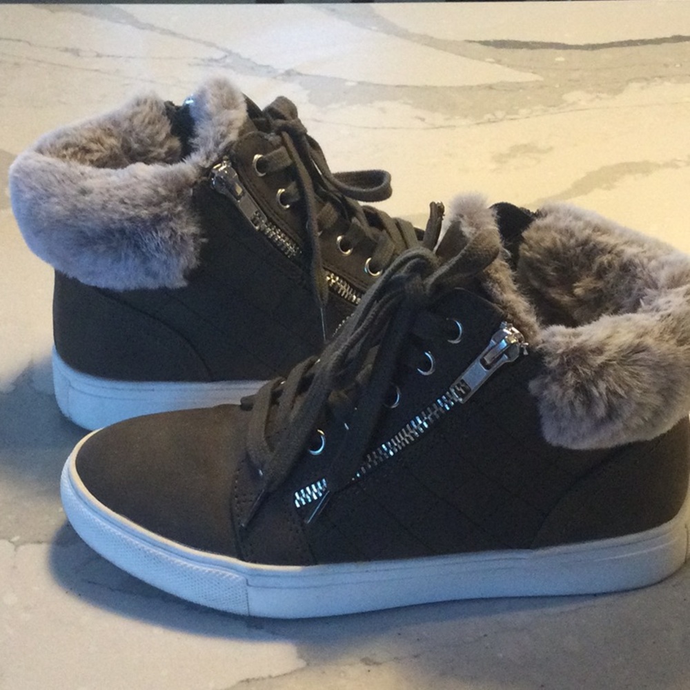 Nordstrom “Report” high-top shoes with faux fur lining at the top, olive green